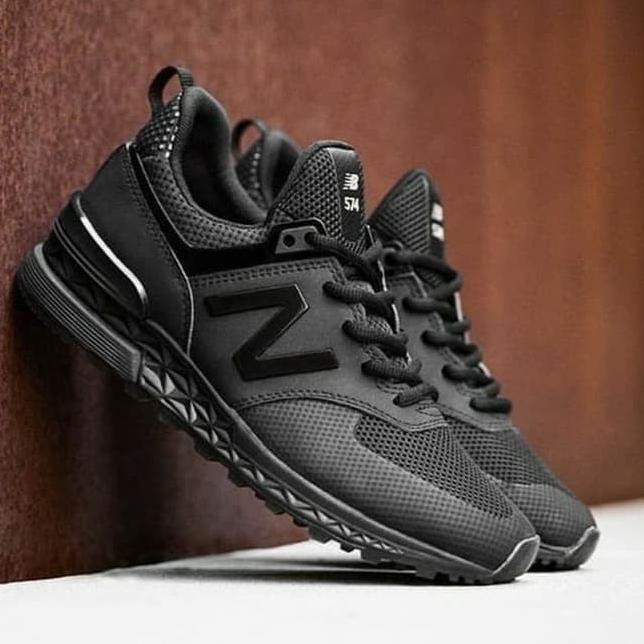 NB 574 TRIPLE BLACK GGI4 