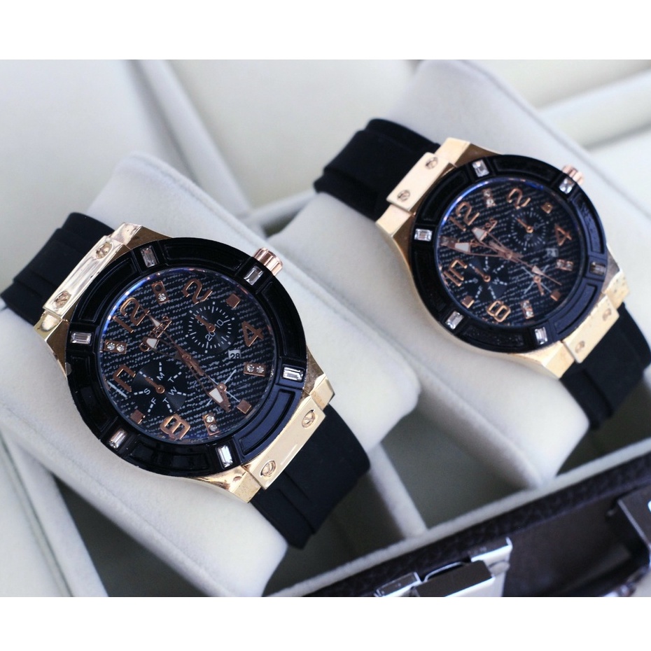 BEST SELLER JAM TANGAN COUPLE GUESS J160 TALI RUBBER CHRONO HIASAN TANGGAL AKTIF DM 4.5CM &amp; 4.0CM FREE BOX || JAM TANGAN COUPLE FASHION COUPLE GUESS GC