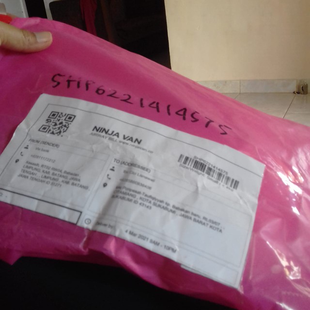 Gamis Batik Eksklusif Abstrak