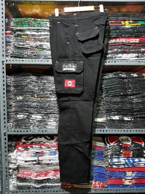 Ready  celana cargo panjang slank