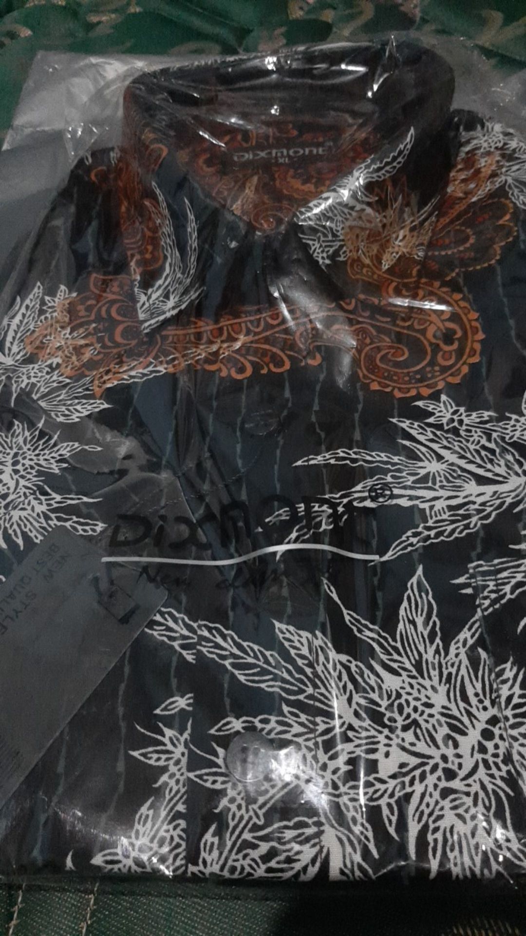 Kemeja Batik Pria Lengan Pendek Bs93 Katun Motif Modern Dixmont Semi Slimfit