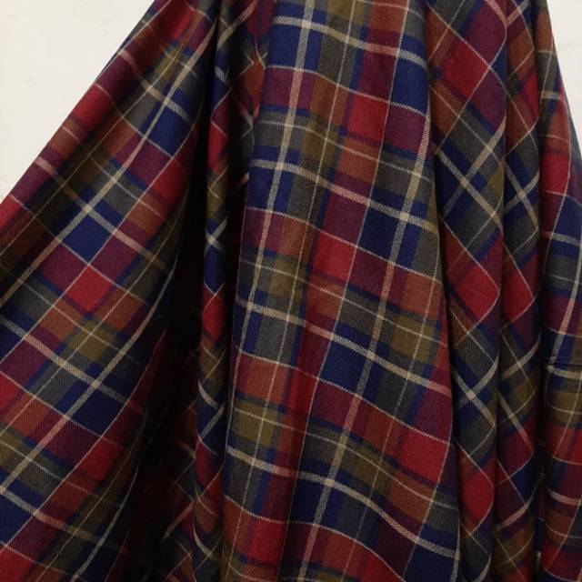 Kain Kotak Semi Wool ( Merah Maroon, Coklat, Hitam ) per 25 cm = 11.000 minimal pesanan 1 meter = kl