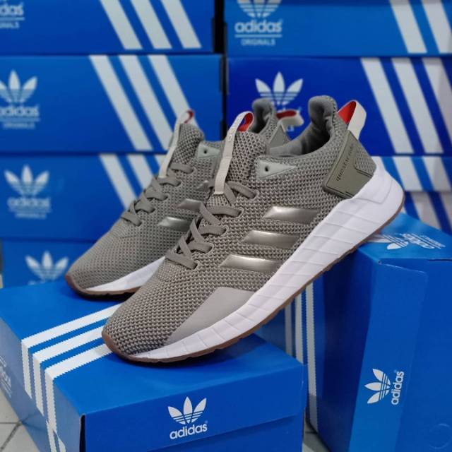 Original BNWB Sepatu Adidas Questar Ride Rawgold