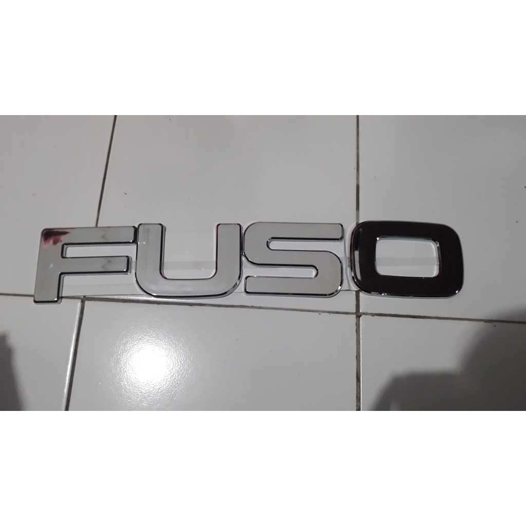 Emblem Kap Mesin Fuso Chrome