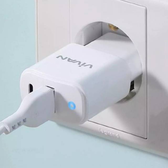 Batok Charger Vivan 2.4A Dual Port