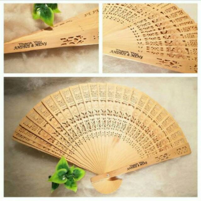 Souvenir Kipas Kayu Cendana