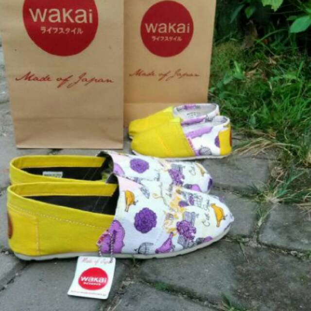 Sepatu couple ibu dan anak