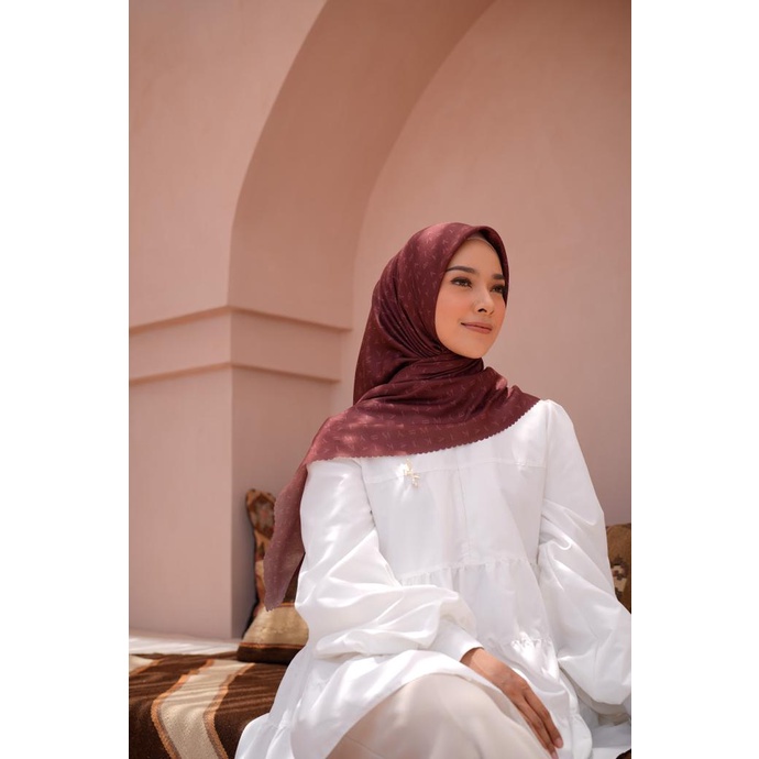 Wearing Klamby | Alphabet Scarf PromoR33A