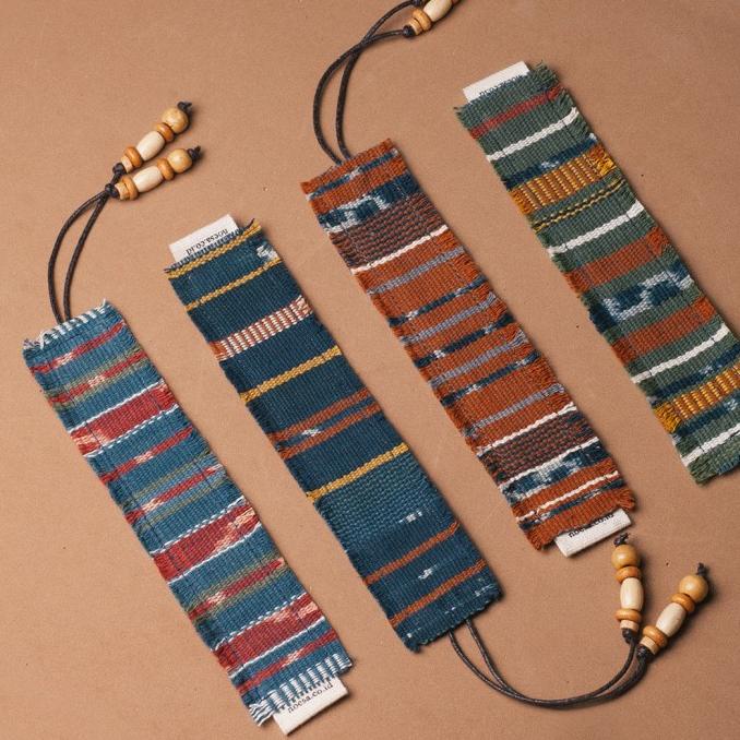 

[[COD]] Pembatas Buku Tenun Ikat - Cloth Bookmark | Noesa PRODUK TERBATAS Kode 449