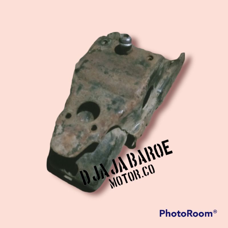 Dudukan Buntut slebor belakang Supercup C700 C800