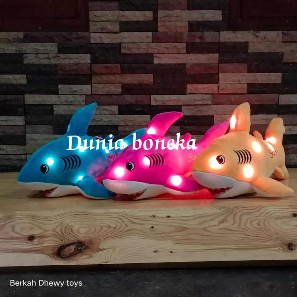 Boneka hiu shark jumbo ukuran 35 CM lengkap dengan lampu (LED)