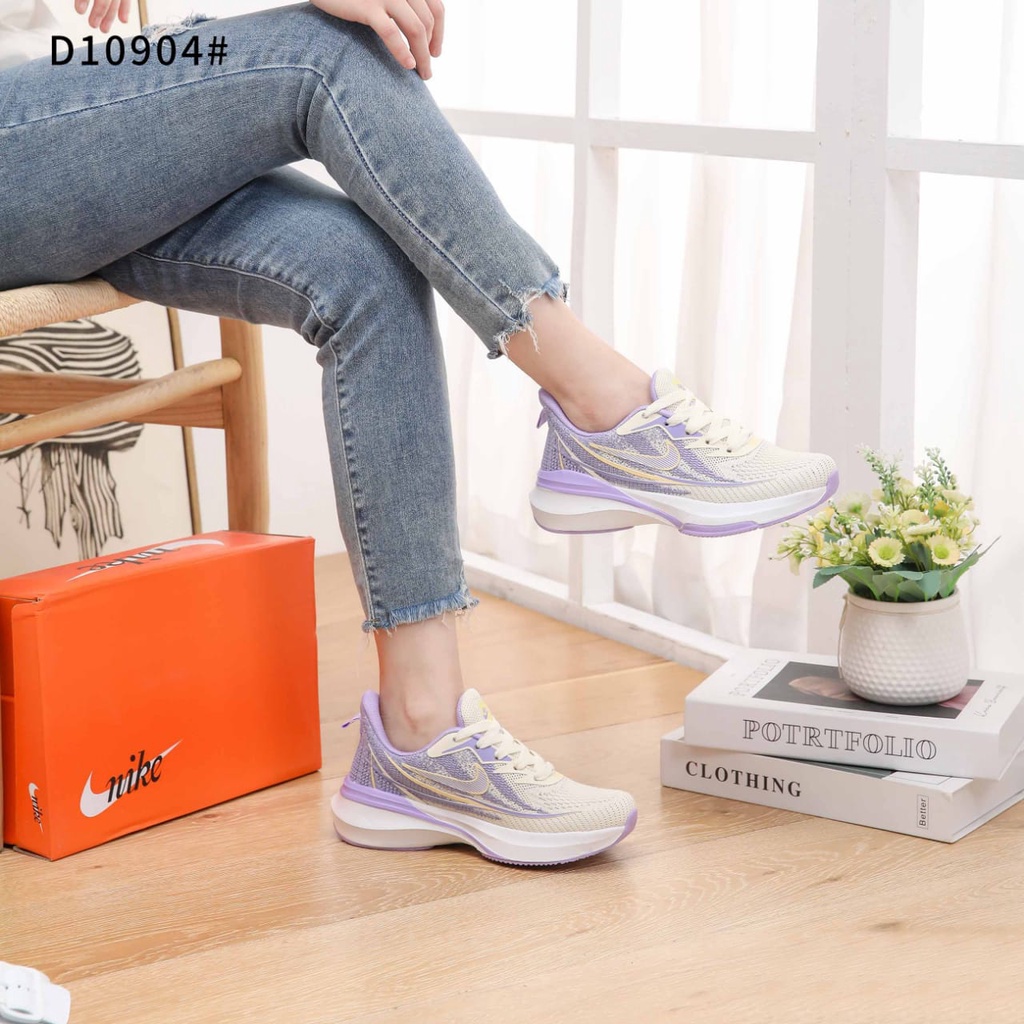 Zoom Running With Canvas Logo Women Shoes  D10904