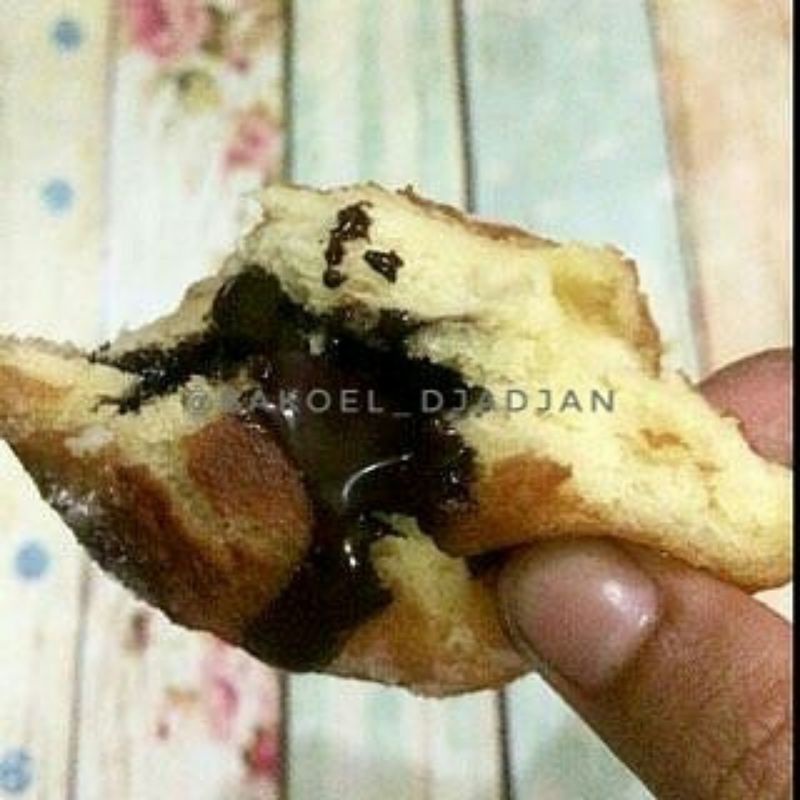 

Donat Isi Coklat Chocholava Frozen