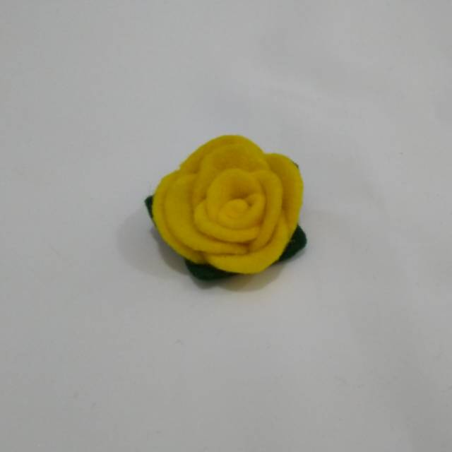Bros bunga mawar flanel mini kecil