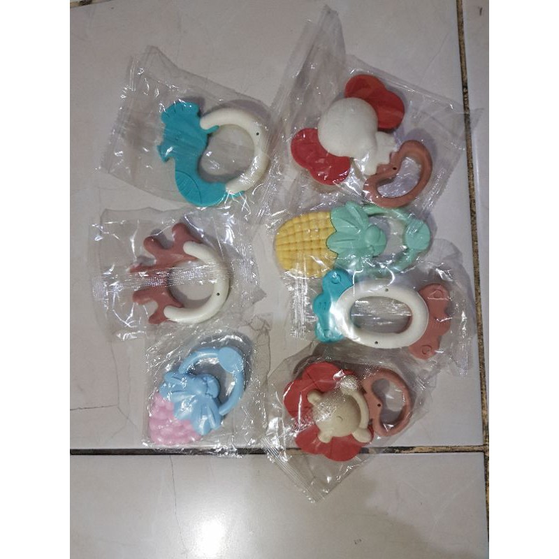 gigitan bayi / baby teether / gelang gigitan bayi