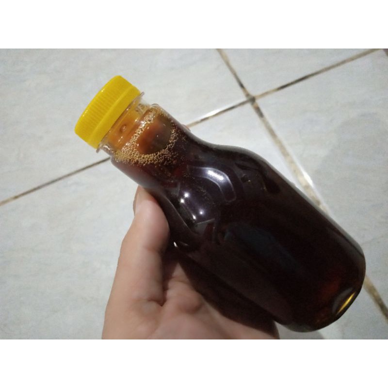 

madu asli madu murni madu hutan madu sialang bayung lencir sumatera selatan ada wrnakuning dan gelap
