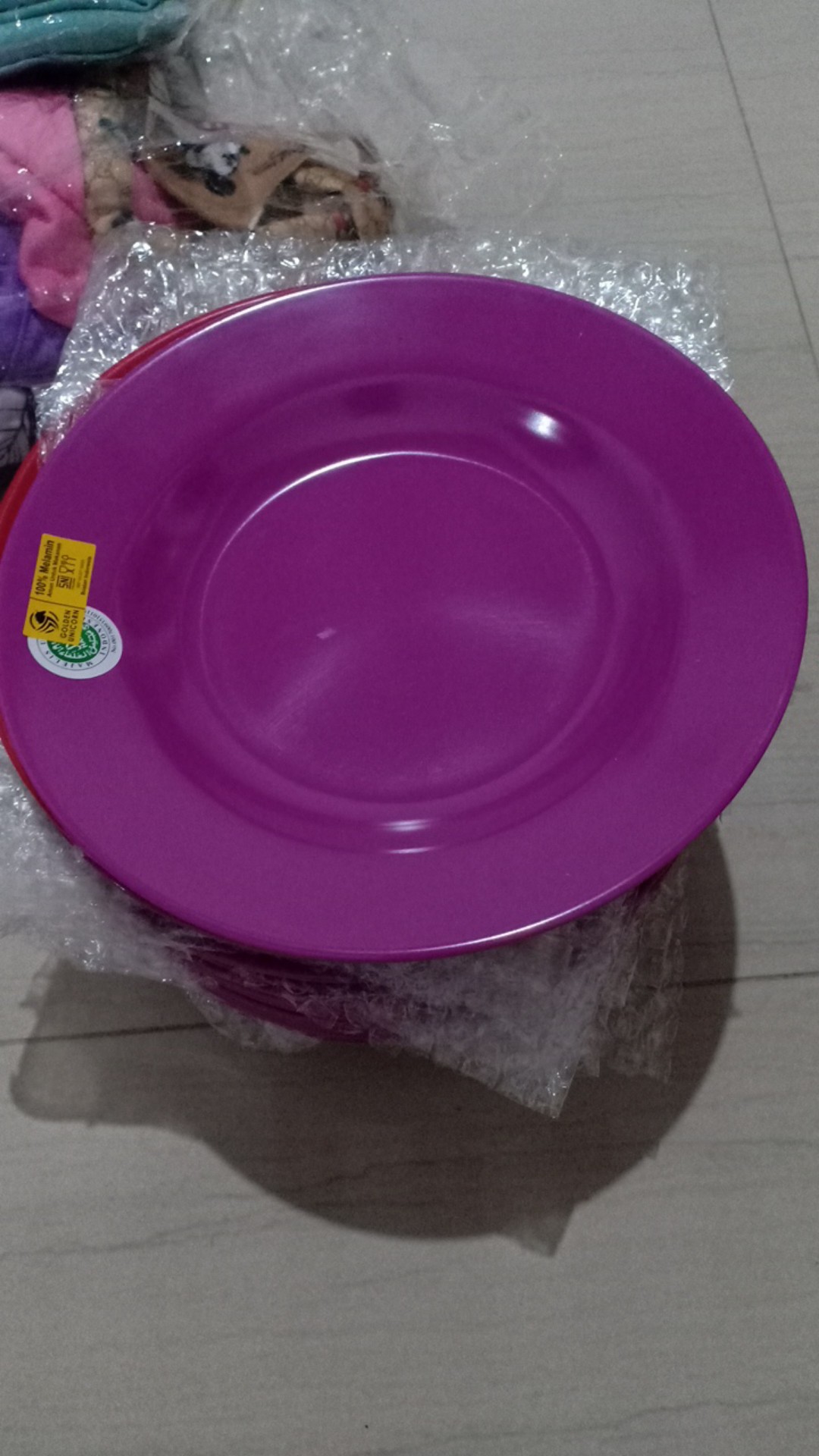 Golden Unicorn P09-5 Piring Dalam 4 Variasi Warna 9 Inci