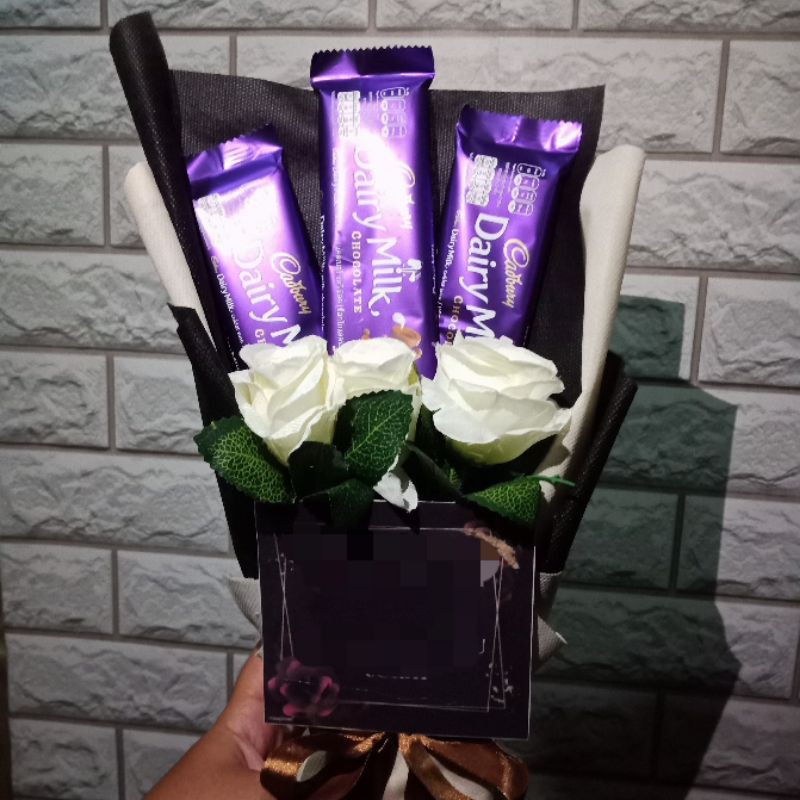 

TG Buket bouquet Cokelat coklat chocolate dan bunga plastik artificial