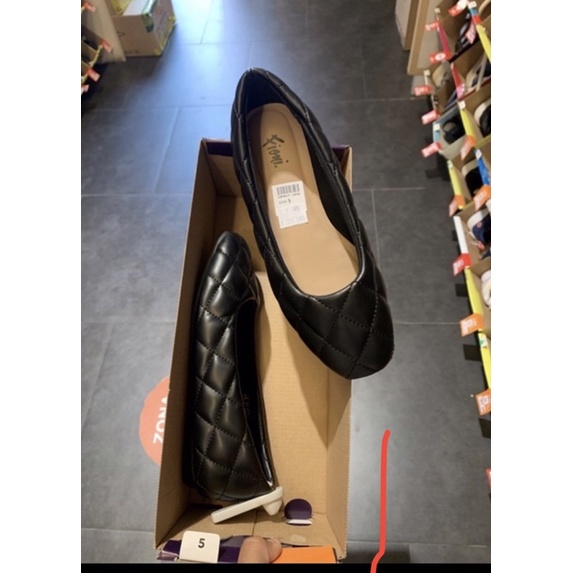 Flat shoes Fioni by Payless original