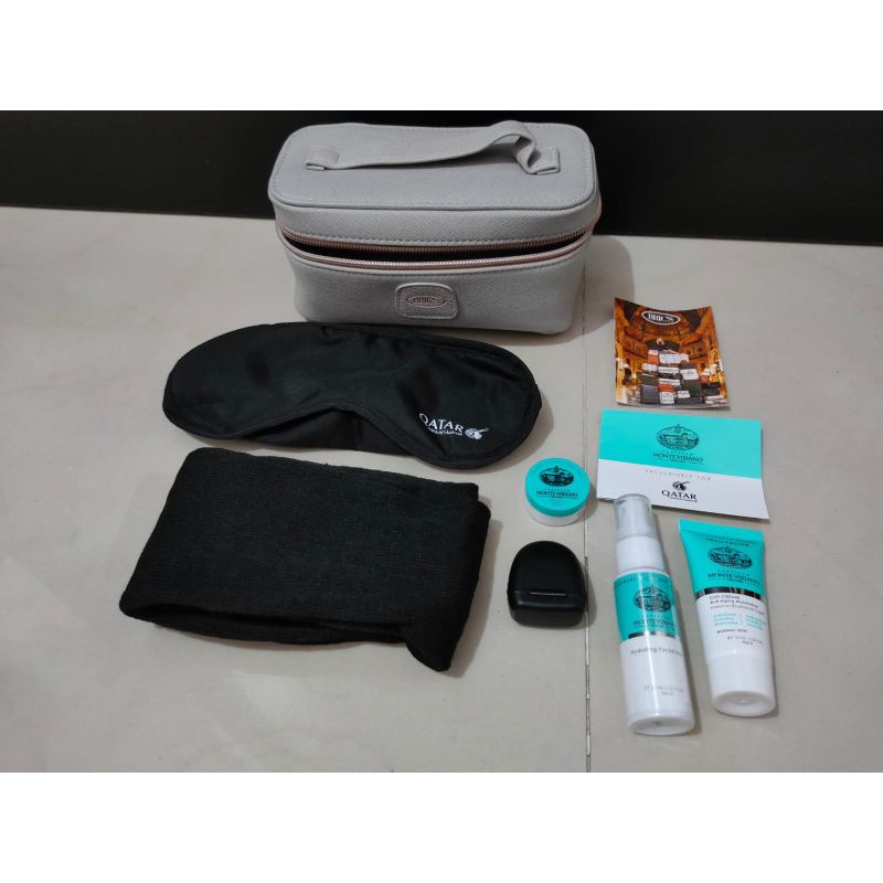 Amenity Kit Bric's by Qatar Airways colour Grey