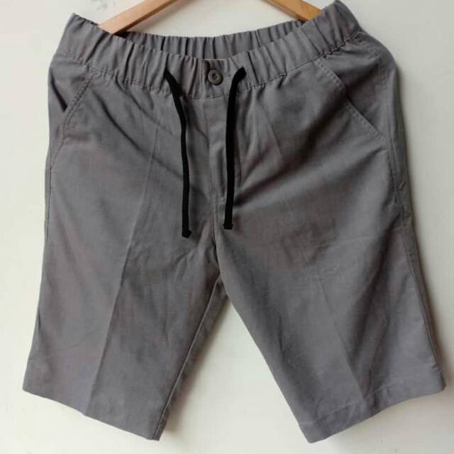 Celana pendek Altic