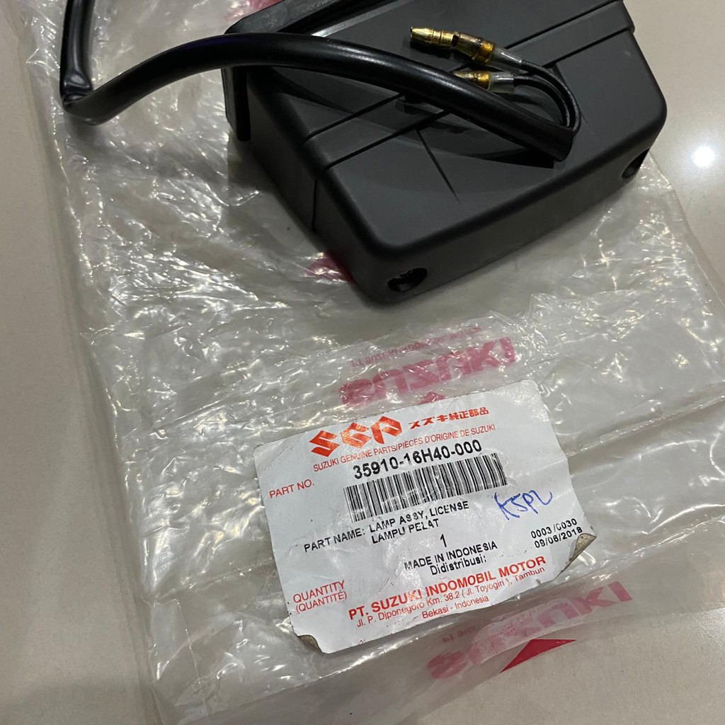 LAMPU PLAT NOMOR SPAKBOR BELAKANG SATRIA FU 150 INJEKSI ORIGINAL SGP