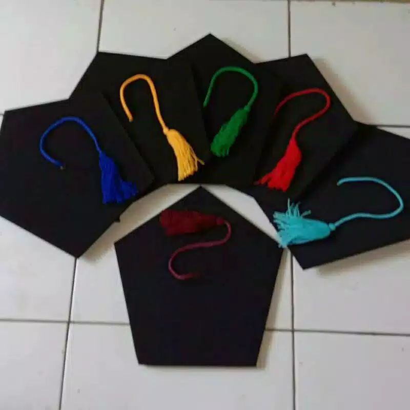 Topi Toga wisuda sarjana READY STOK Warna Hitam size Tk,SD,dan Dewasa bahan Matador