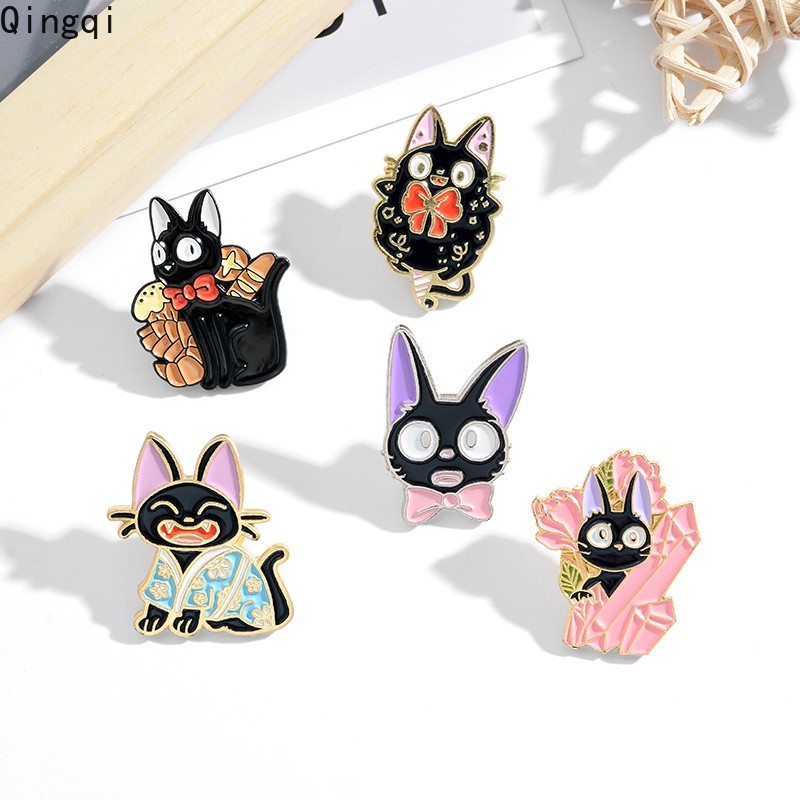 Bros Pin Enamel Desain Kartun Hewan Kucing JiJi Warna Hitam Untuk Tas Topi Pakaian