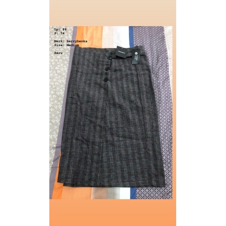Rok Panjang Merk Berrybenka motif garis