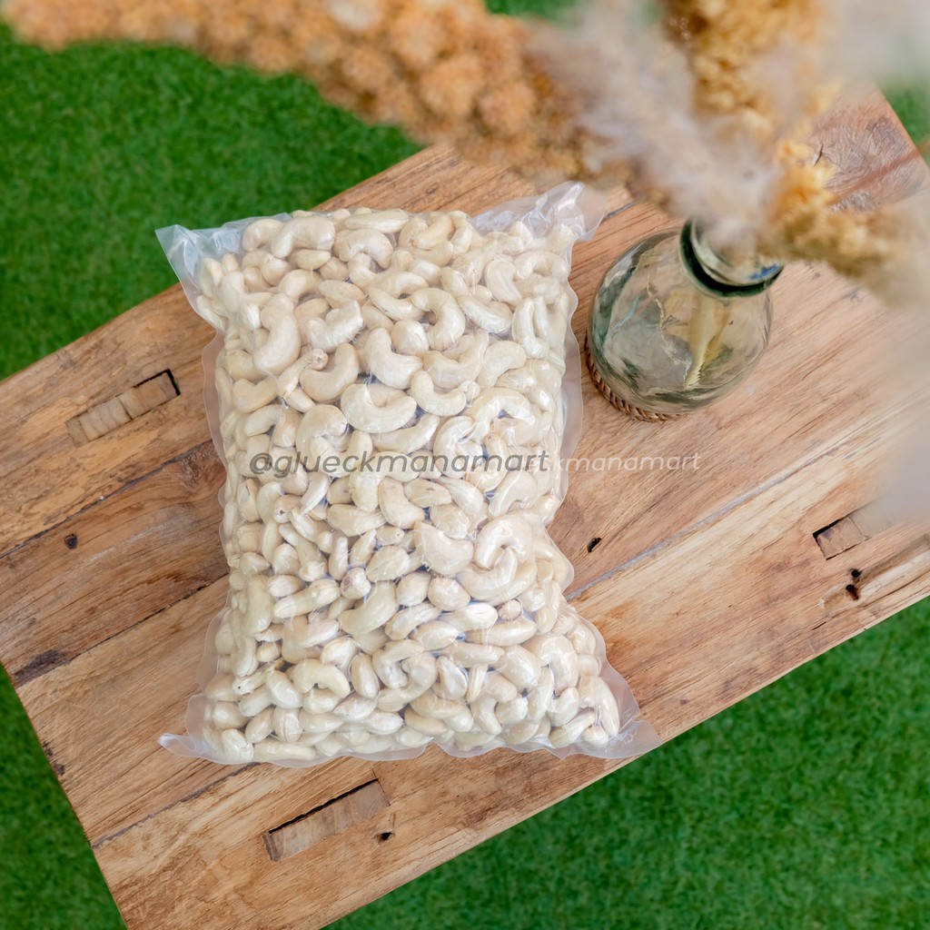 

ORGANIC CASHEW 1kg / KACANG METE ORGANIK BLANCHED 1 kg