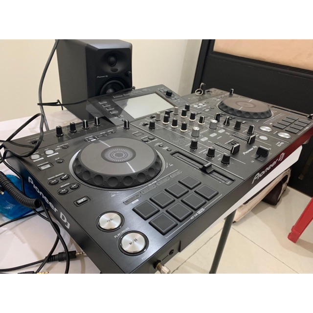 MESIN ATAU ALAT DJ PIONEER XDJ RX2. 99% LIKE NEW LENGKAP + TAS JUGA. MURAHH