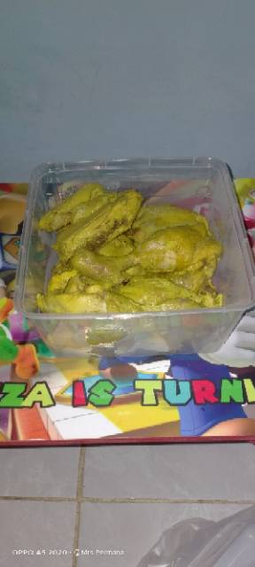 

AYAM UNGKEP BUMBU KUNING