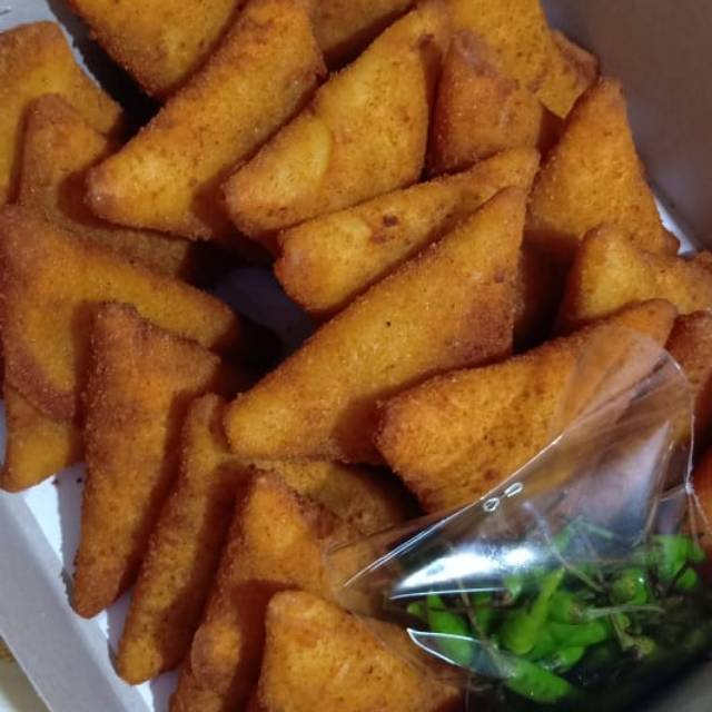 

Risoles ayam sayur segitiga