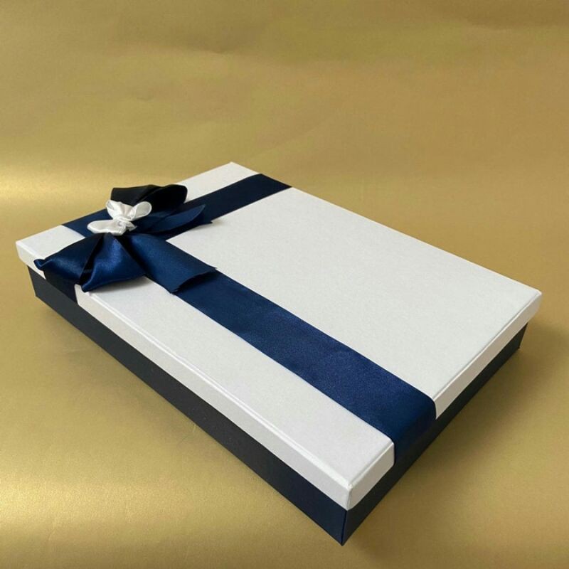 

kotak 30x20x5 cm Souvenir packaging