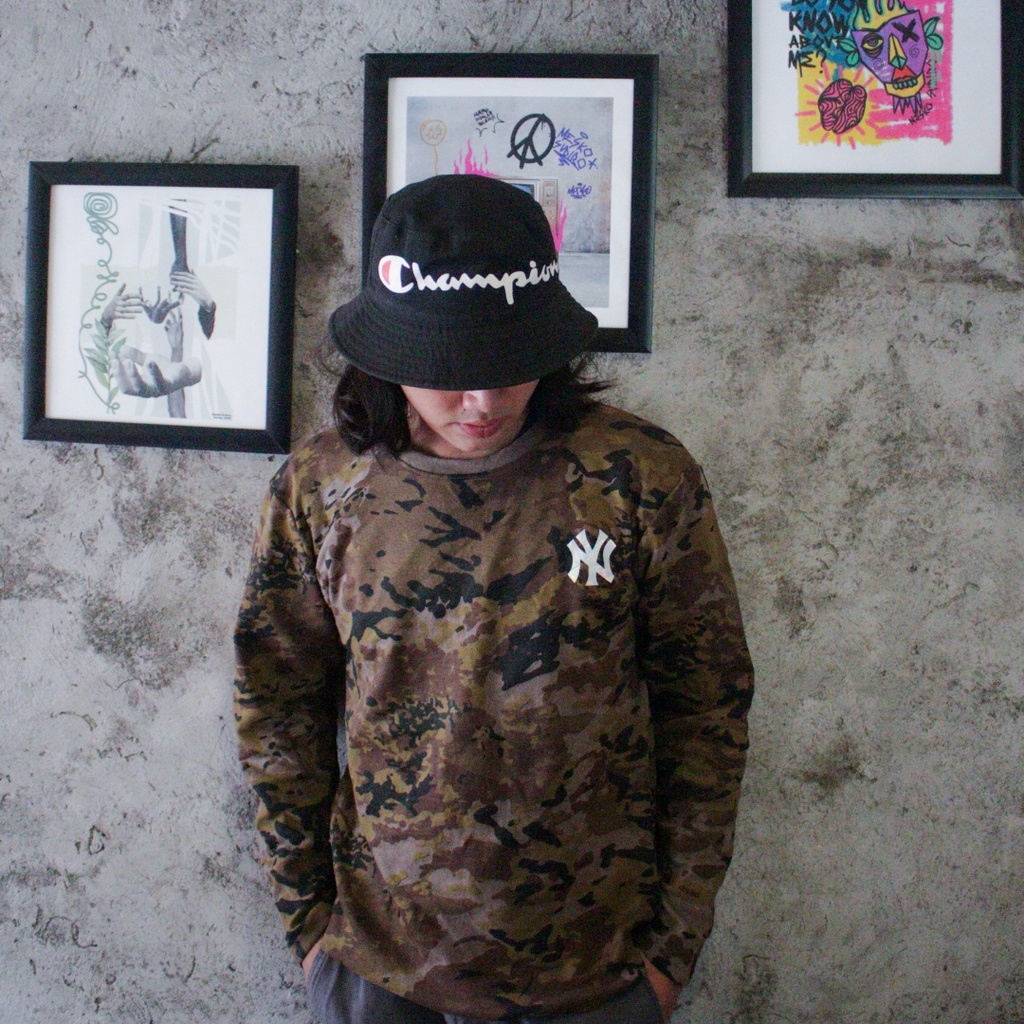 Jaket vintage celana kaos varsity sukajan hoodie crewneck second New York NY Camo Pattern