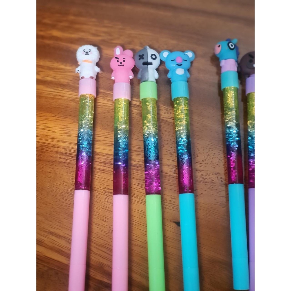 

Pulpen Gel Glitter Air Karakter/ Pulpen Unik Ada Glitter Air Ecer/ Pulpen Emoji BTS