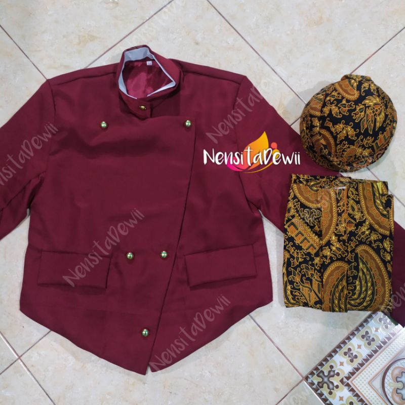 Beskap Solo Merah Maroon + Jarik Instan dan Blangkon / Size Lengkap