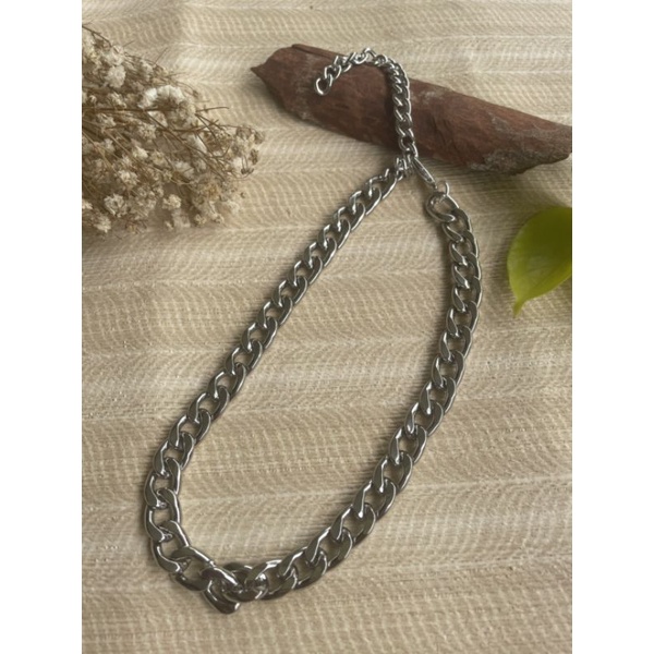 Amora Necklace Silver kalung rantai padat tahan karat gaya Retro