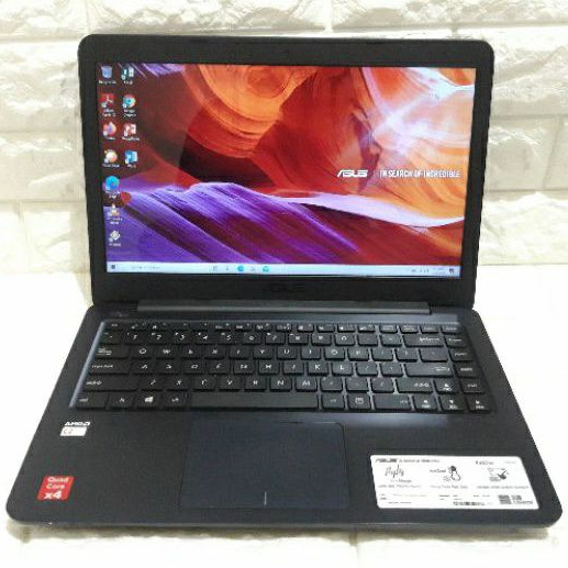 Laptop Asus E402W Amd E2-6110 Radeon R2 1.50GHz Ram 4GB Harddisk 500GB