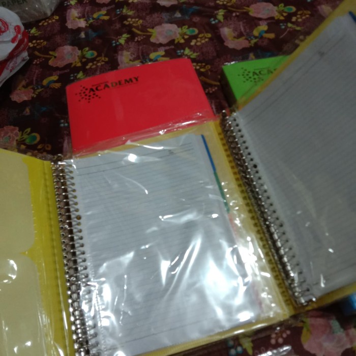 

Nikmati Joyko Binder Academy B5 ,26Ring Warna Polos Bergaransi