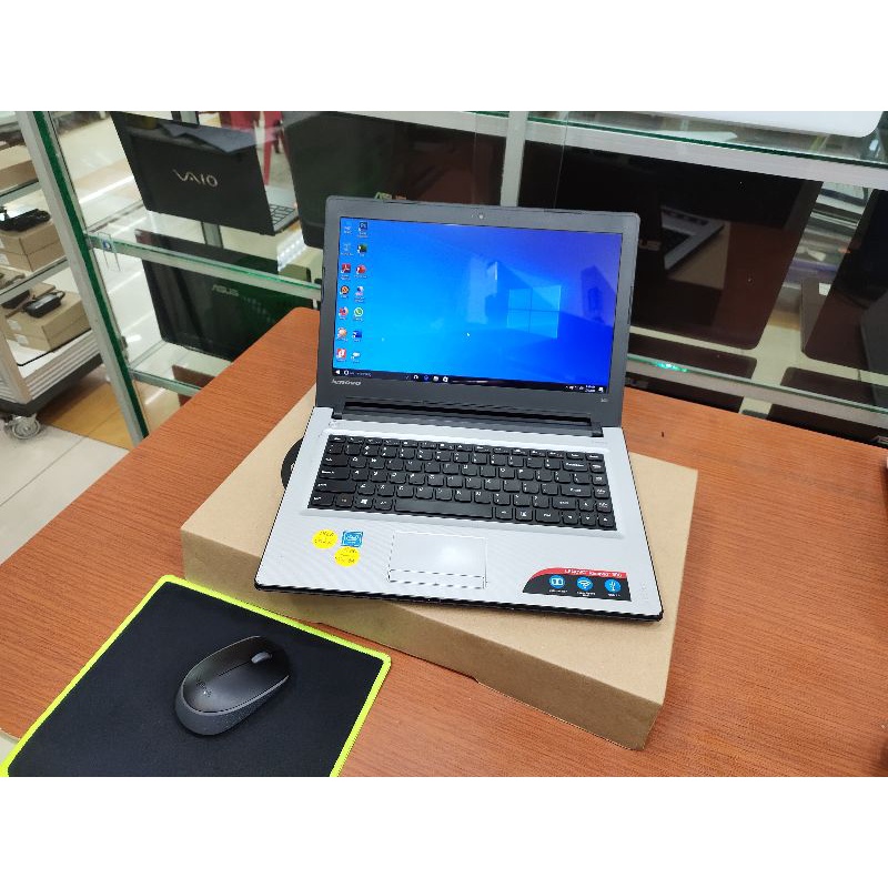 Laptop Lenovo ideapad 300 Ram 4GB HARDISK 500GB Istimewa siap pakai Laptopnya tipis