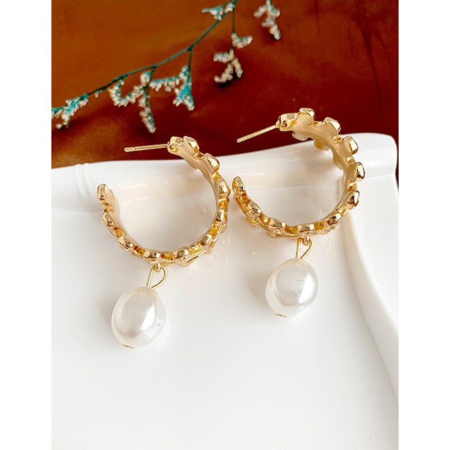 LRC Anting Tusuk Fashion Alloy Round Pearl Stud Earrings F89754