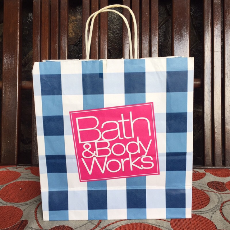 

paperbag innisfree, the face shop dan bath&body works