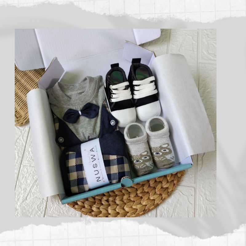 hampers bayi/hampers baby/kado bayi/kado melahirkan/baby gift set/kado bayi baru lahir/kado lahiran/kado bayi new born/parsel bayi/parcel bayi/parsel bayi murah/hampers/gift set baby/kado bayi laki laki/ kado bayi perempuan/kadobayi kembar/paket hampers-Set casual rompi+ kk
