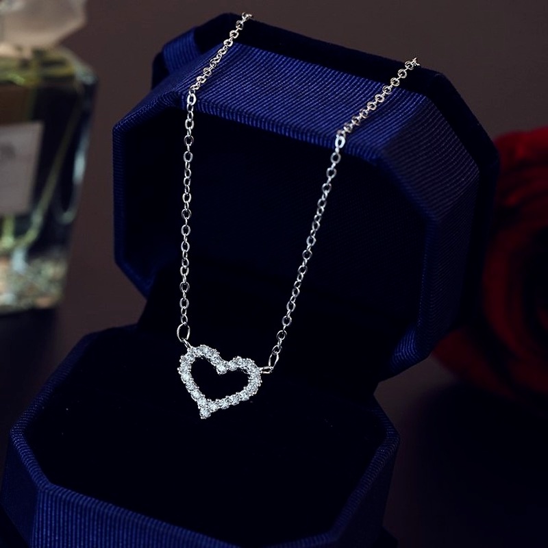 [Ready Stock]Fashion Silver Plated Love Heart Necklace Pendant Sweet Cute Clavicle Chain