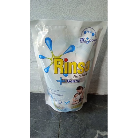 Rinso Gentle Detergent Cair 700ml