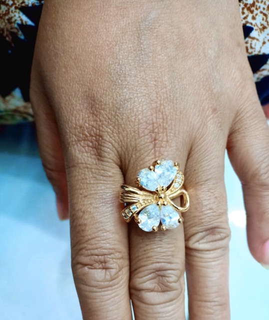 Cincin wanita // cincin permata // replika berlian // cincin istimewa