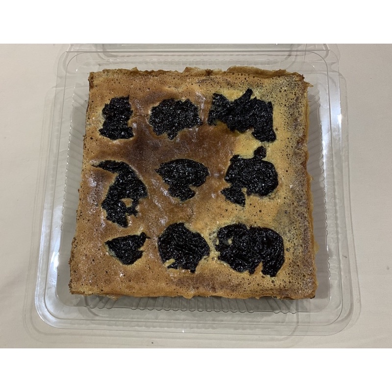 

kue lapis khas Pontianak (lapis prunes)