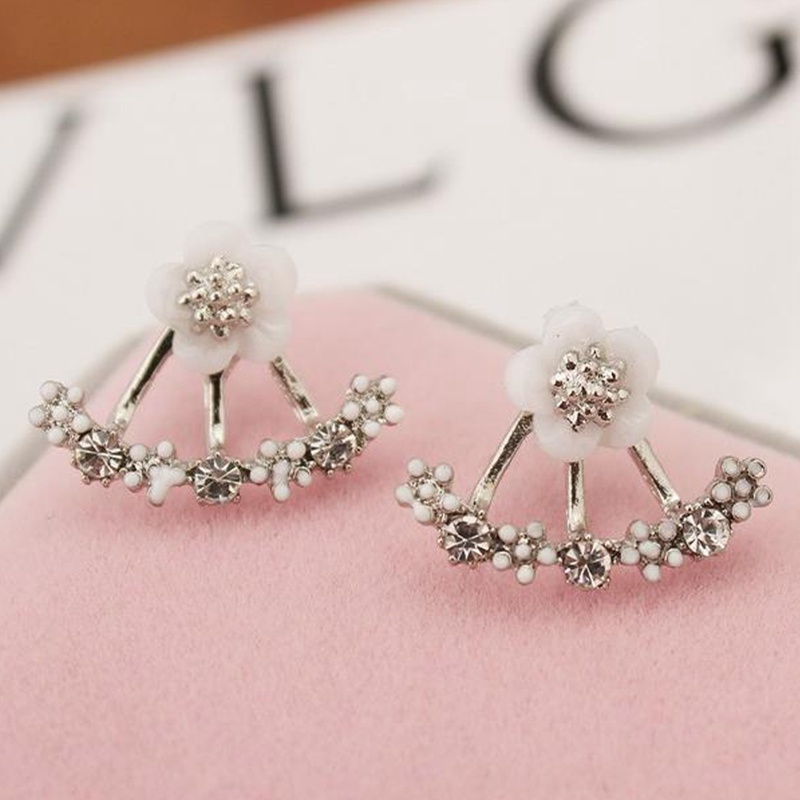 Anting Stud Desain Bunga Aster Kecil Aksen Kristal Gaya Korea Untuk Wanita