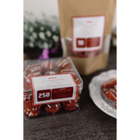 

red Velvet almon cookies free gluten
